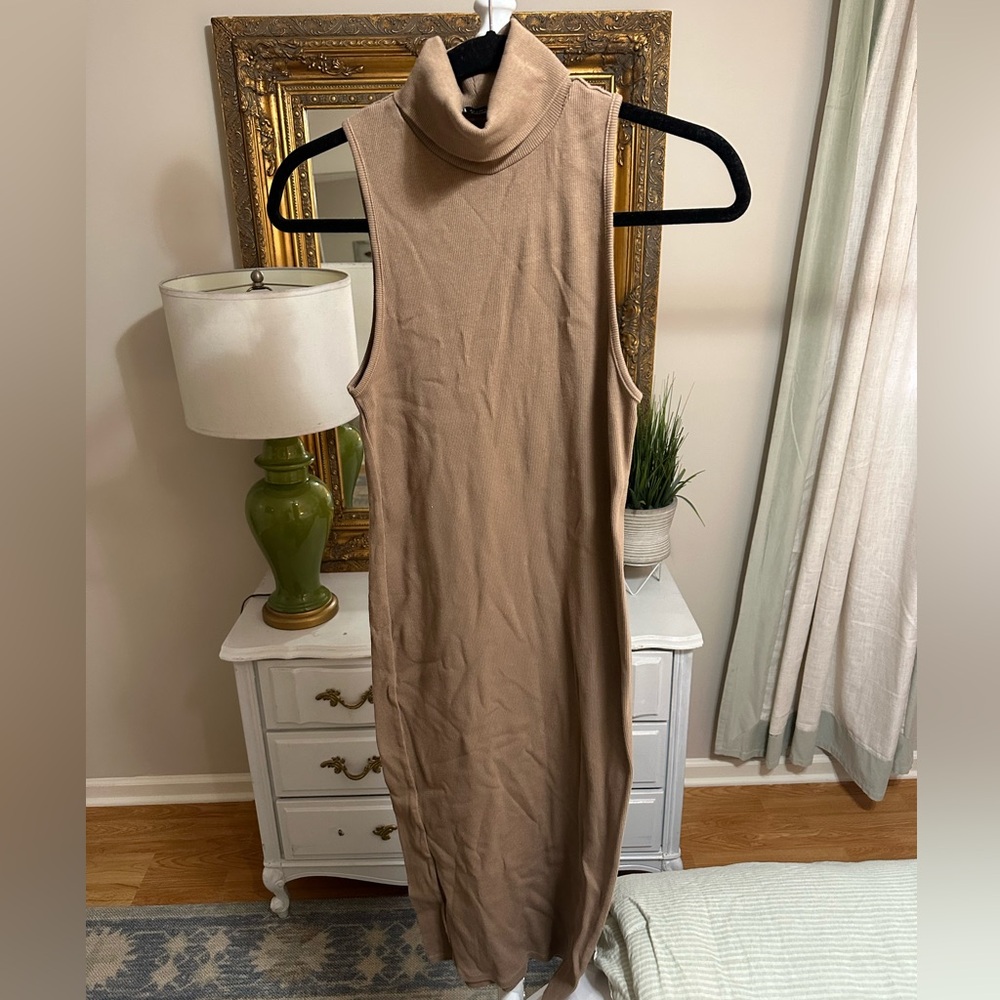 zara ribbed maxi / midi dress (more of a midi on me because i am over 6 feet)